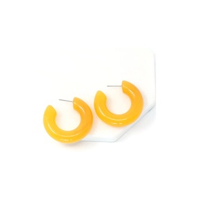 Dernier modèle de boucles d'oreilles en résine époxy pour femmes, styles tendance, boucles d'oreilles magnifiques, bijoux de mode, qualité solide, boucles d'oreilles faites à la main - Product Image 2