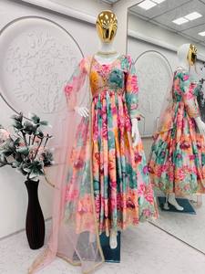 Vestido Anarkali de Georgette con Estampado Floral Premium de Unity Luxure, con Borde de Zari y Cuello en V, para Fiestas y Eventos Festivos - Product Image 5