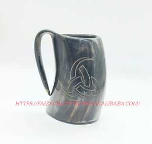 แก้วมักรูปควายและวัวเขาดื่มพร้อมแกะสลักขัดเงาทำด้วยมือฐานไม้สำหรับนักสะสมในงานเทศกาลประวัติศาสตร์ - Product Image 3