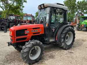 Tracteur d'occasion avec moteur diesel 4 cylindres, direction assistée, prise de force 540/1000 tr/min, attelage 3 points, à vendre - Product Image 5