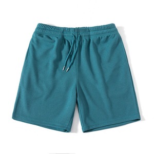 Vêtements de plage d'été de couleur unie avec logo personnalisé pour hommes vente de gros Shorts pour hommes - Product Image 4