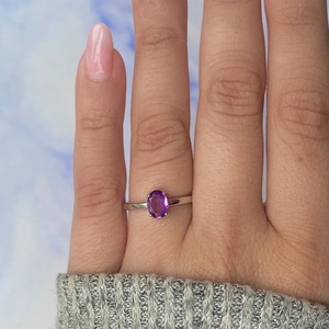 Anillo de Compromiso Islámico Vintage con Amatista Natural de Corte Ovalado, Plata 925 con Engaste de Garras, Baño de Rodio, Certificado por Terceros - Product Image 3