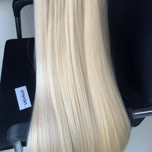 Prix de gros en vrac 100gms 28 pouces Double Drawn Extensions de cheveux humains Soyeux et sans perte de style vague brute en couleurs blondes - Product Image 1