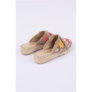 Alpargata cerrada con cuña baja - Product Image 3