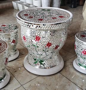 Mesa y Sillas de Cerámica de Lujo para Café y Té - Product Image 2