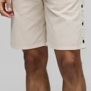Shorts élégants pour hommes en sergé, parfaits pour une collection estivale décontractée et confortable, design tendance, respirant, avec logo personnalisé - Product Image 3