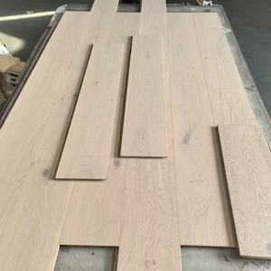 Parquet en <span class=keywords><strong>chêne</strong></span> massif multicouche européen lisse blanc, en gros, pour revêtement de sol en bois d'ingénierie - Product Image 1