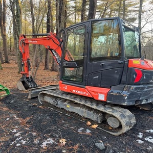 Miniexcavadora KX057-5, Construcción de Primera Calidad, 12,200 LBS de Peso, Motor de 47.6 HP, Caja de Cambios, Bomba PLC, Rodamiento, 34 Toneladas, Rápida - Product Image 3