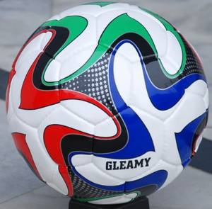 BALLON DE SOCCER DE QUALITÉ PROFESSIONNELLE CLASSIQUE PVC FOOTBALL POUR L'ENTRAÎNEMENT TAILLES 3/4/5 EN CUIR PU ET TPU POUR UN USAGE SPORTIF - Product Image 4