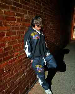 ชุดกันหนาวสำหรับผู้ชายผ้าคอตตอนสีล้วนระบายอากาศใส่สบายเหมาะกับฤดูหนาวเป็นมิตรกับสิ่งแวดล้อม - Product Image 1