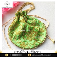 Sac Potli artisanal pour femme avec broderie Patola Gota, sac à main doré brodé pour un cadeau de mariage, cadeaux de retour pour femmes