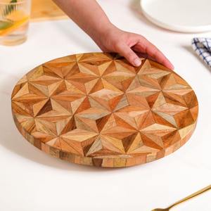 Plateau tournant en bois Smooth-Spin Lazy Susan pour buffet de table et service de fête - Product Image 1