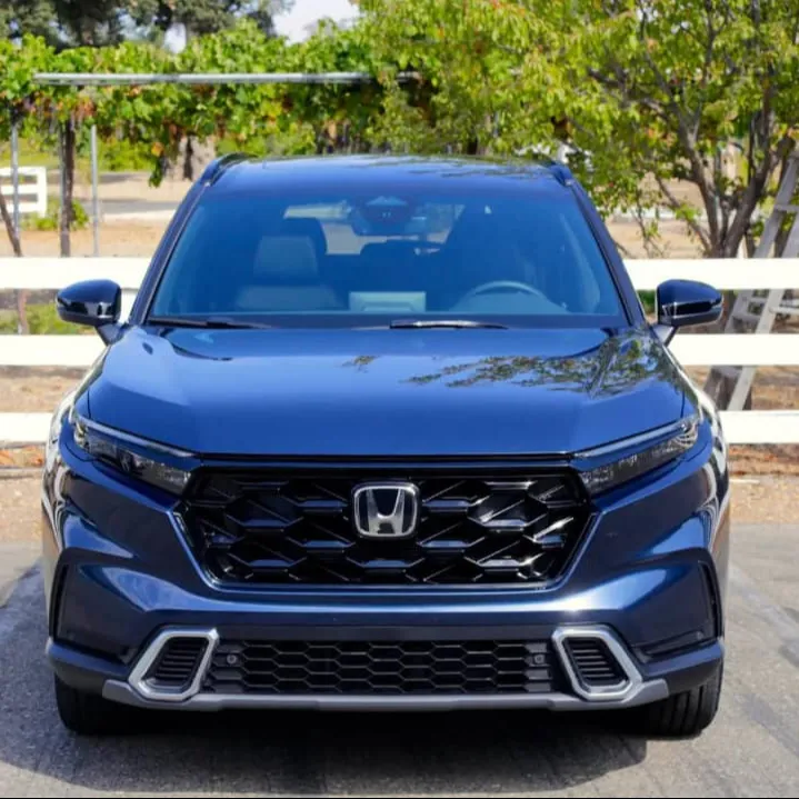 Honda CR-V SUV de 5 lugares bastante usado, modelos 2021/2023. Sem acidentes, vem com garantia de 1 ano.
