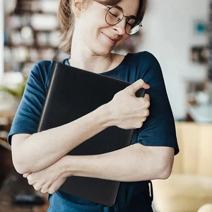 Carpeta de archivos de cuero Portadocumentos Carpeta de 3 anillos de oro con cubierta de archivo de cuero personalizada - Product Image 3