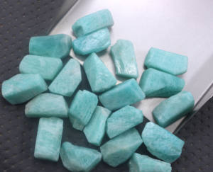 หินอัญมณีอะมาโซไนต์เกรด22-25มม. อัญมณีหลวมของแท้คริสตัลบำบัดธรรมชาติ5ชิ้น - Product Image 4