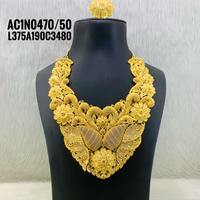 ALANKEET CREATIONS Ensemble de colliers longs fantaisie classiques et tendance pour femmes, plaqué or 18 carats, en laiton, avec chaîne et fleur, livré dans une boîte à bijoux