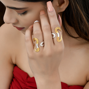 Bague d'empilage en laiton plaqué or pour femmes, faite à la main, conception martelée sur mesure pour les mariages, les fiançailles, les fêtes de bijoux élégantes - Product Image 3