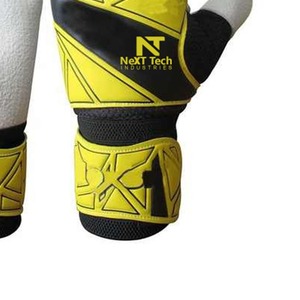 Next Tech Gants de gardien de but de haute qualité Matériau durable pour les enfants à des fins de match et d'entraînement Conception et logo personnalisés - Product Image 5