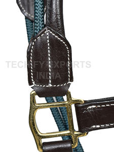 Licol de cheval en cuir de qualité supérieure avec ferrures en laiton et muserolle en corde bicolore, licol équestre réglable - Product Image 4