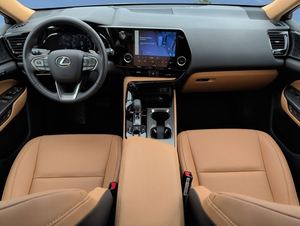 2025 NX 250 PREMIUM FWD SUV FAIBLE KILOMÉTRAGE MOTEUR EN BON ÉTAT TRANSMISSION AUTOMATIQUE PRÊT À EXPÉDIER - Product Image 3