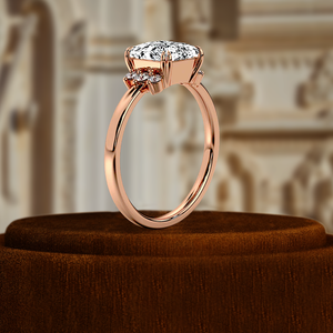 Anillo de Compromiso Solitario con Diamante Cultivado en Laboratorio Certificado por IGI de 1 Quilate, Corte Princesa con Tres Piedras Laterales Redondas, Anillo de Boda de Oro Rosa de 14K - Product Image 6