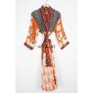 Kimono en soie indienne élégant et doux, patchwork, design floral bohème, longue robe de plage, cardigan d'été, vêtements de nuit pour femmes - Product Image 6