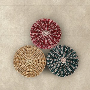 Posavasos planos de algas marinas hechos a mano Juego de 4 productos ecológicos Hecho en Vietnam Decoración de mesa al por mayor - Product Image 1