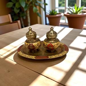 Juego de sal y pimienta de latón hecho a mano de lujo con tono de latón natural y diseño funcional ideal para uso en el hogar y el restaurante - Product Image 6