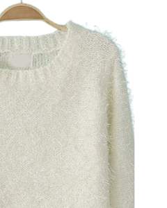 Manufacturer <b>Womens</b> Ivory Fuzzy <b>Knit</b> Cropped Sweater Long Sleeve Soft Warm Winter Pullover Cozy Minimal Fashion <b>Top</b> For Ladies - Product Image 2