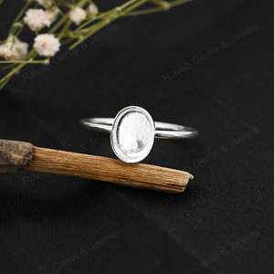 แหวนเงินแท้ 925 ชุบทอง 18k ทรงวงรี 7x9 มม. สำหรับใส่พลอยคาโบชอง  งานแฮนด์เมด  สำหรับใส่เรซิ่นน้ำนมแม่ หรือใส่เถ้ากระดูก  ทำเป็นเครื่องประดับเก็บความทรงจำ DIY - Product Image 2