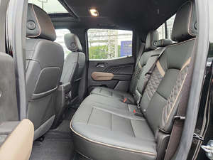 Camioneta GMC Canyon Denali 2023 Usada en Buen Estado, Color Negro Ónix - Product Image 4