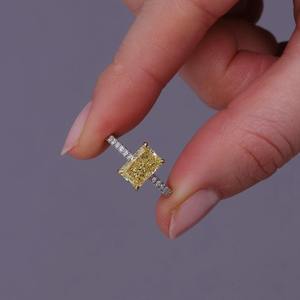 Bague de fiançailles solitaire en diamant de laboratoire de forme radiante jaune fantaisie de 3 carats, halo caché, or 14 carats, clarté VS, certifiée IGI, pour femmes - Product Image 3