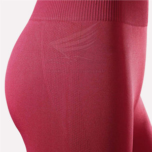 Ensemble de yoga pour femmes le plus vendu en gros - Dernier design, motif uni, logo frontal, respirant, écologique, ensemble 2 pièces - Product Image 5