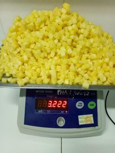 Trozos de piña congelada IQF de ALTA CALIDAD disponibles Suministro a granel 2025 Best Seller Exportación de frutas tropicales de Vietnam - Product Image 4