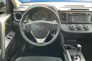ToyotaRAV 4 LE 2016 - Product Image 2