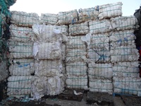 PP - Sacs tissés en plastique polypropylène (raffia) (sacs grands et petits, super sacs, etc.) Balles de déchets / déchets pour le recyclage
