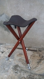 Tabouret de trekking classique en cuir et bois, durable, de luxe, pour l'extérieur, couleur personnalisable - Product Image 2