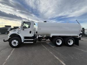 Grandes Rebajas 2021: Camión Cisterna Freightliner M2 de 4,000 Galones, Listo para Enviar - Product Image 2