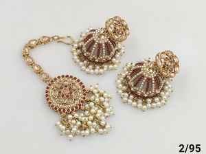 INDIEN PLAQUÉ OR TRADITIONNEL ET À LA MODE FLEUR STYLISH MOTIPEARL JUMKHA BOUCLES D'OREILLES ET MANGTIKKA ENSEMBLE POUR FEMMES ET FILLES - Product Image 5