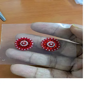 Bindis di perline fatti a mano su misura ideale per la rivendita da negozi di gioielli di moda disponibili in un ampio assortimento di disegni