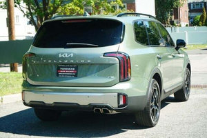 Verde Usado 2024 para Telluride SX-X-Pro AWD, Llantas de Aleación R18 Izquierdas, Asientos de Cuero, Sistema de Navegación Automático, Tercera Fila de Asientos, Luces - Product Image 6