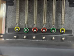 Máquina de Pilates Reformer Plegable Comercial de Alta Gama con Sistema de Resortes Ajustables de Grado Comercial y Alta Resistencia - Product Image 3