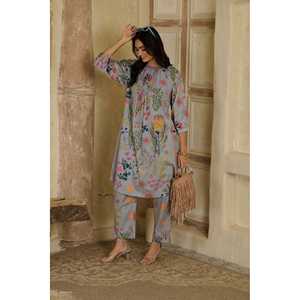 Ensemble Kurta pour femmes Misty Grey Meadows, vêtements traditionnels élégants - Product Image 4