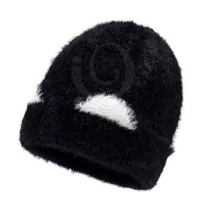 Bonnet en fourrure léger avec tricot confortable et bonnet en fausse fourrure à l'aspect tendance avec tricot respirant et intérieur doux - Product Image 3