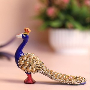 Figurine de paon longue cloutée en métal, perle élégante fabriquée à la main, ornement décoratif pour la maison, collection d'art, pièce maîtresse, vente en gros - Product Image 2