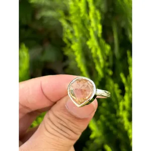 Bague Statement en Argent 925 avec Pierre de Soleil Naturelle, Sertie en Bezel, Coupe Géométrique, Bijou Fin pour Usage Quotidien - Product Image 3