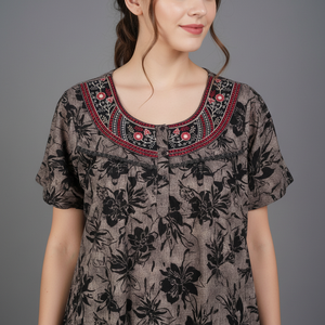 Camisón Largo Informal para Mujer, Color Marrón Oscuro, Manga Corta, con Bolsillos Laterales, Tejido Suave y Transpirable, Cómodo para Uso Diario - Product Image 2