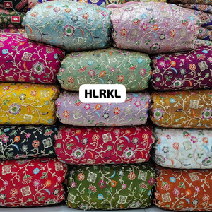 Tela Fendy con Cuentas Florales Bordadas Impresas Personalizadas, Antiestática, Transpirable, de Peso Medio, Tejido de Punto por Urdimbre, No Tejida, para Prendas de Vestir - Product Image 1