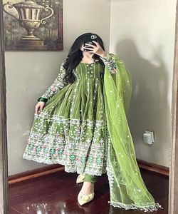 ชุดราตรียาวมีขอบปักสีส้มสวยดีไซน์ล่าสุดสำหรับผู้หญิงอินเดียเสื้อผ้าชาติพันธุ์ - Product Image 3