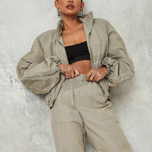 Nuevo Ondra Woven Airy Ligero Loose Fit Media cremallera Cuello Crop Pullover Mangas ajustables Gimnasio Entrenamiento Correr Chándal Top - Product Image 1